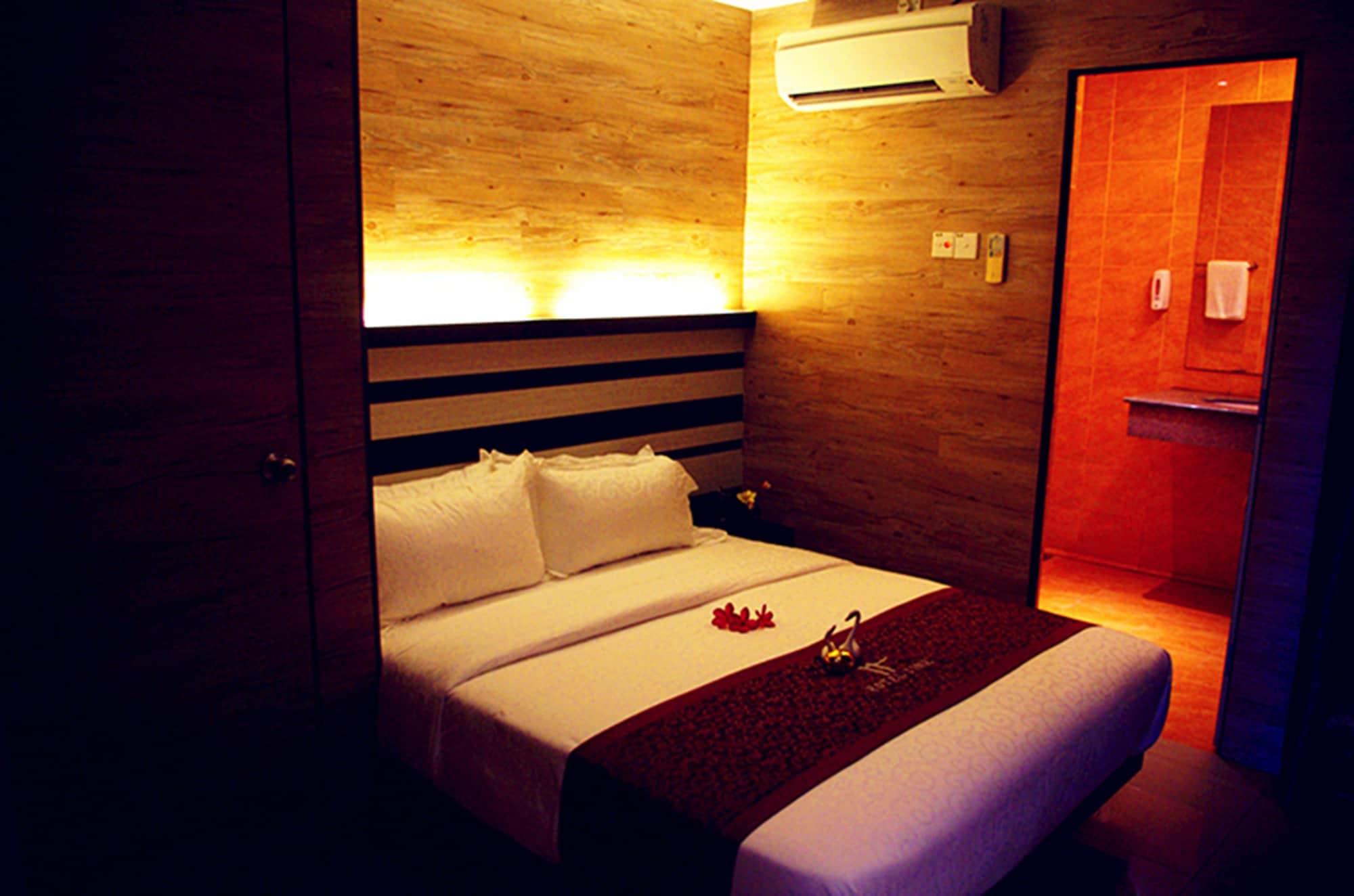 Hotel Time Джохор Бахру Екстериор снимка