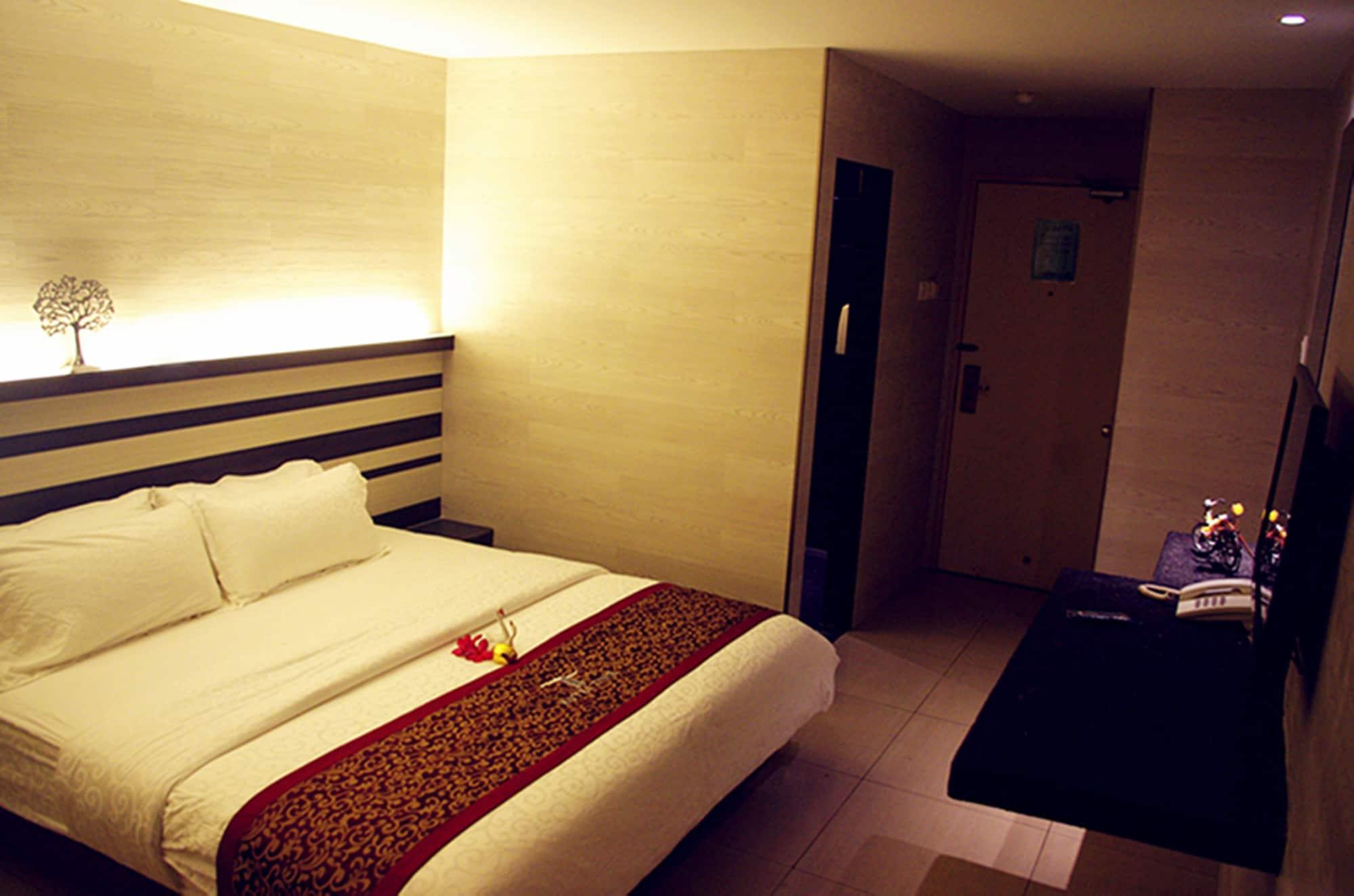 Hotel Time Джохор Бахру Екстериор снимка