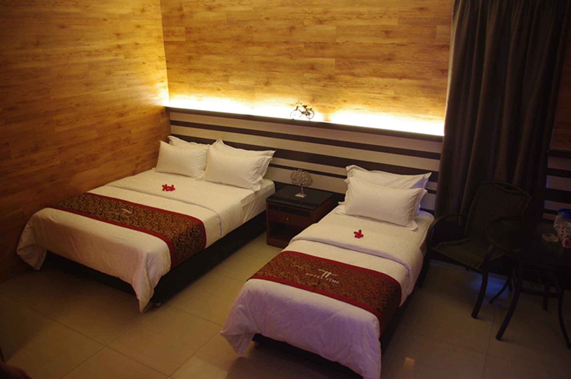 Hotel Time Джохор Бахру Екстериор снимка