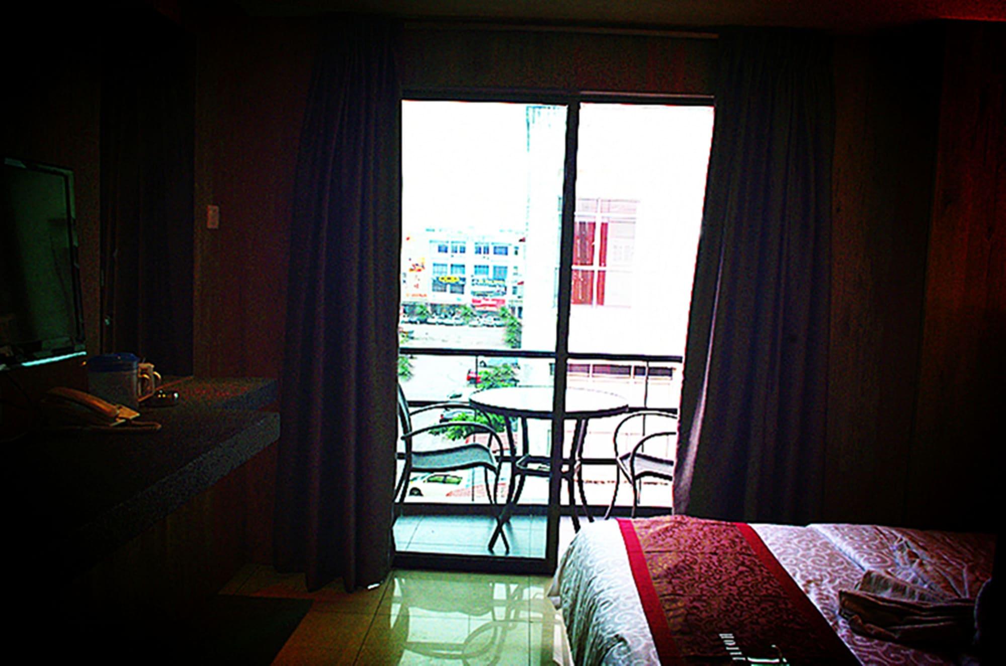 Hotel Time Джохор Бахру Екстериор снимка